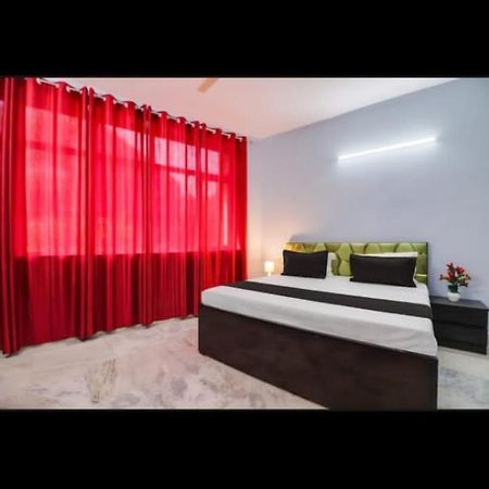 Hotel Day Night Inn New Delhi Bagian luar foto