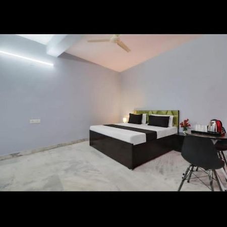 Hotel Day Night Inn New Delhi Bagian luar foto