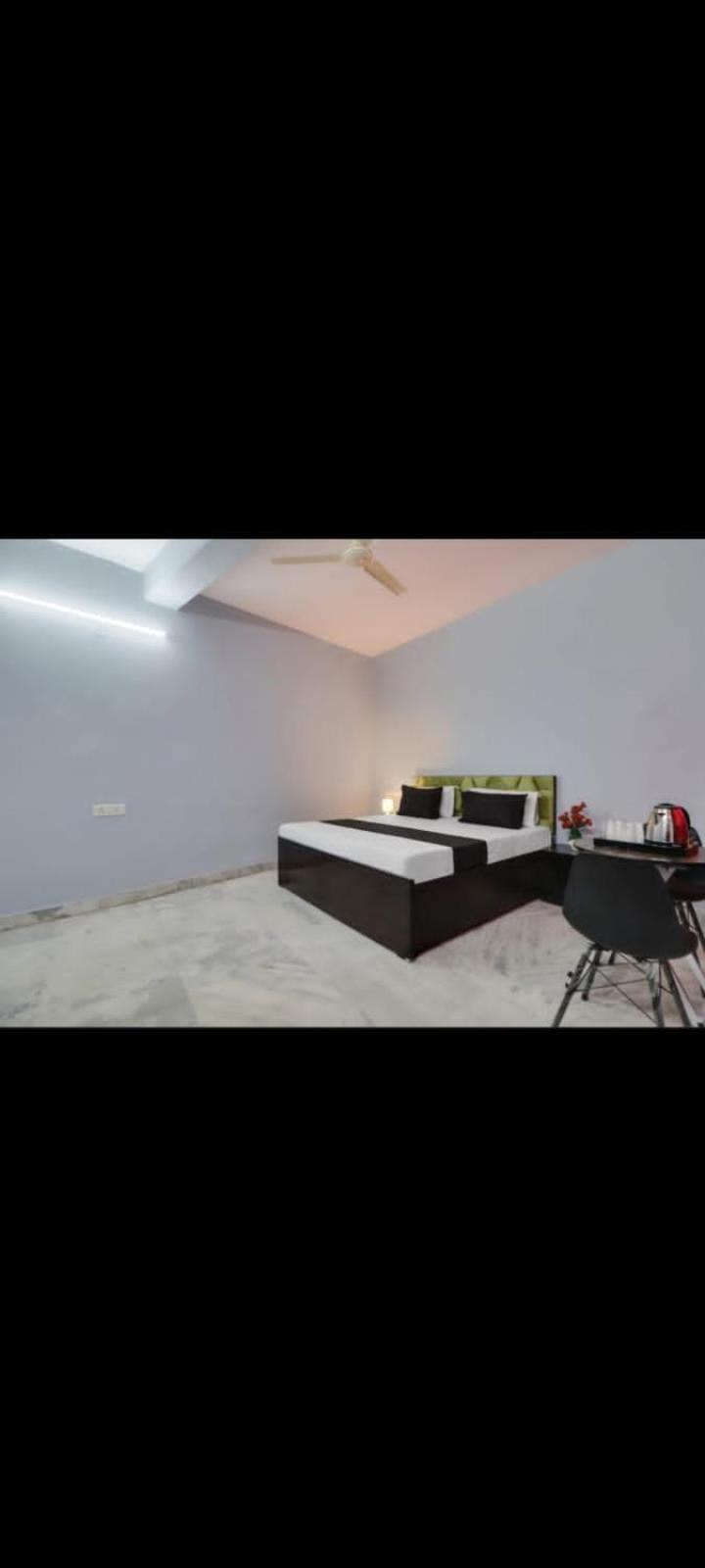 Hotel Day Night Inn New Delhi Bagian luar foto